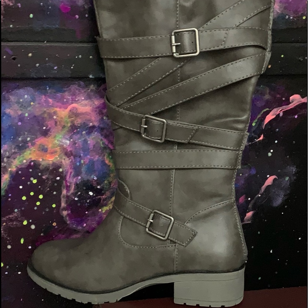 Size 6.5 woman’s boots